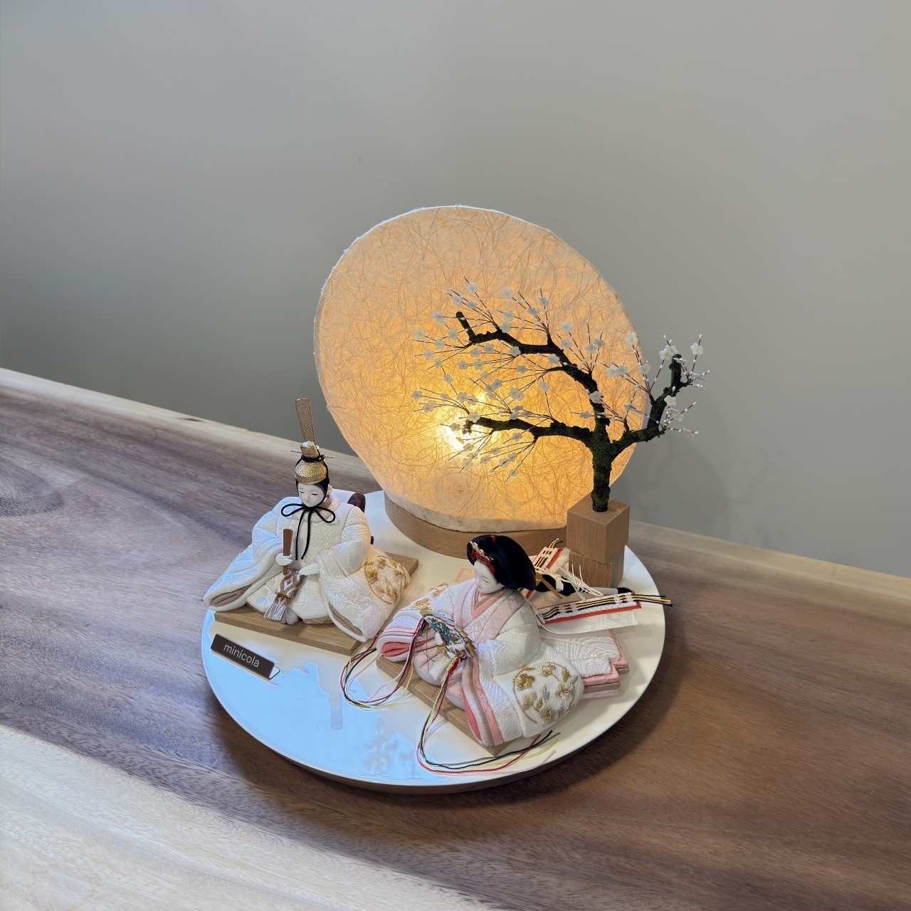 rico-粋-さくら 木目込み親王飾り雛人形 白丸木台 雪花丸型照明 | 飾り