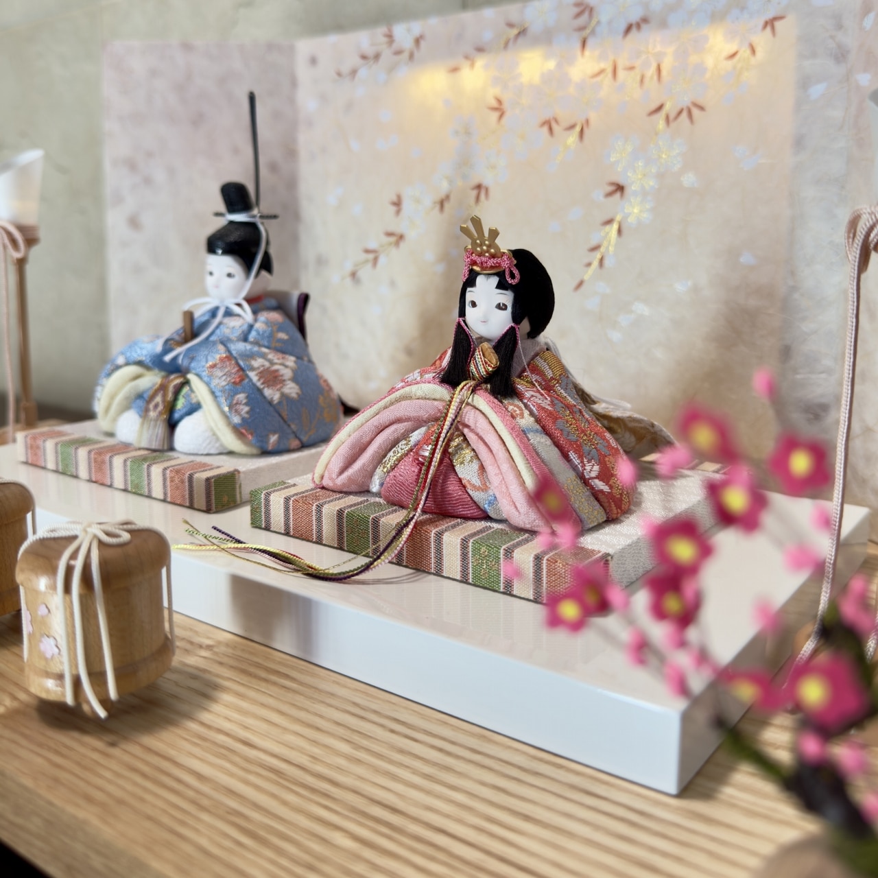 rico美琴（みこと）木目込み親王飾り雛人形 高岡塗台 しだれ桜屏風