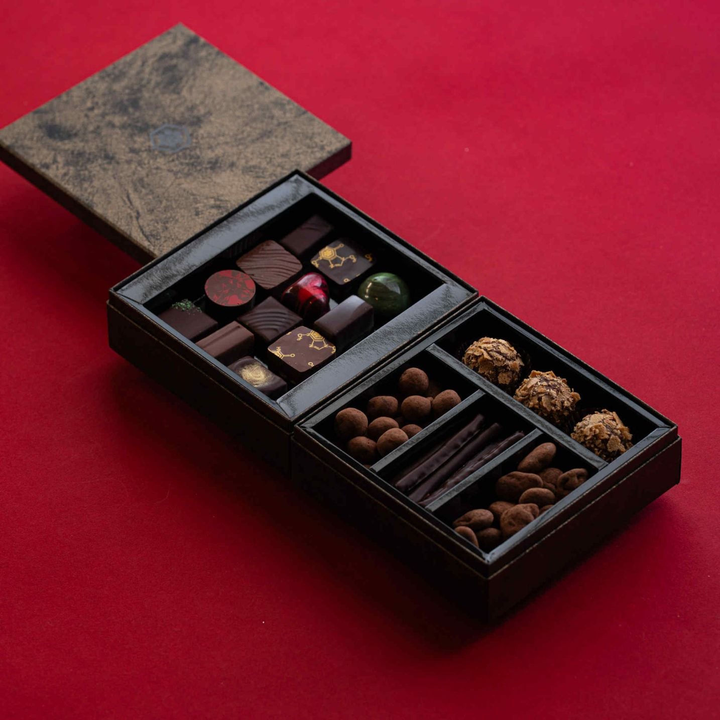 【バレンタイン予約専用】ボンボンショコラとプラリネット2段アソート