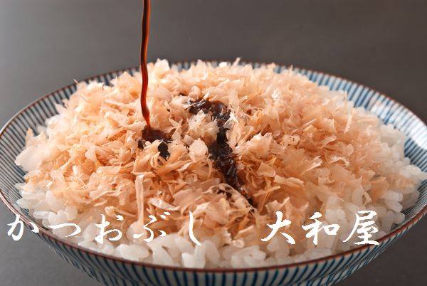 くせのないこいくちしょうゆ（本醸造）ですので、どんなお料理にもご使用できます。