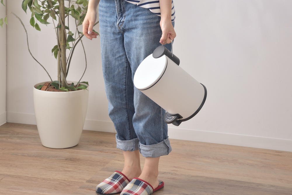 「トラッシュカン」マット仕上げの塗装が上品なシンプルなぺダル式ゴミ箱・ダストボックス