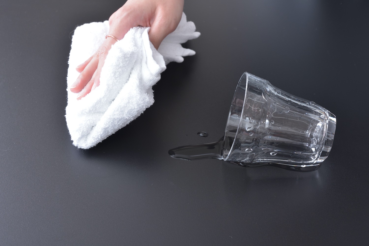 ハイサークルテーブル