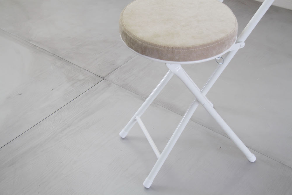 カラフルな折りたたみ「ロンダチェア」おしゃれな北欧カラーの折り畳みチェア