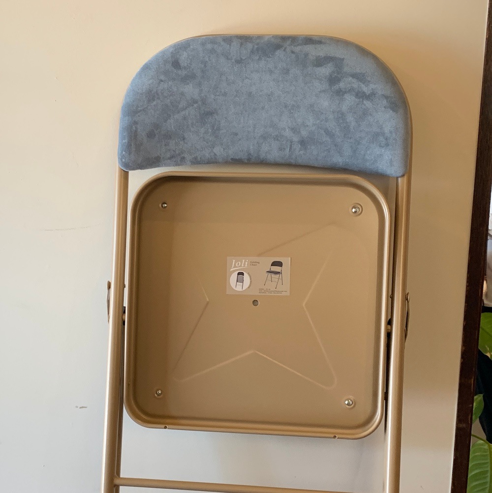 「フォールディングチェア」上品な色合いのスチールと高級感を感じるベロア調の生地 おしゃれな北欧カラーのカラフルな折りたたみ椅子【入荷次第の発送になります】