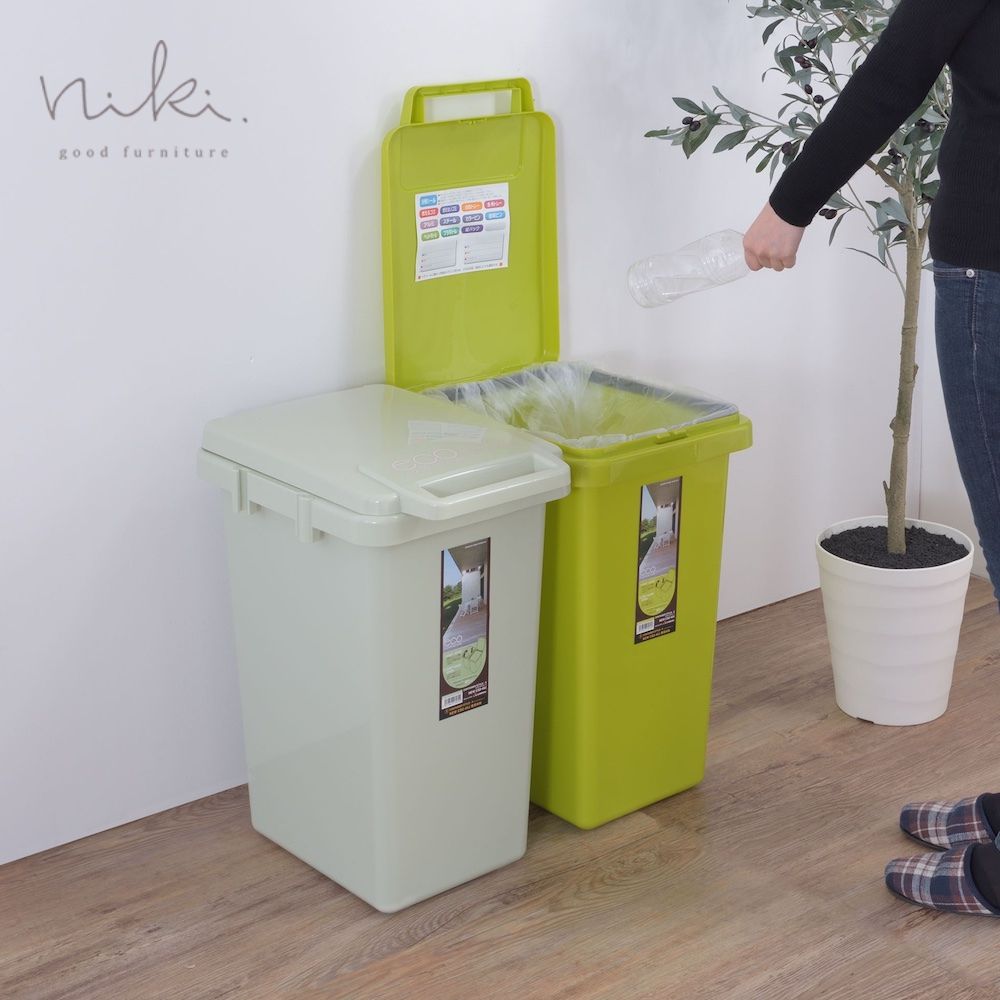 「コンテナスタイル」容量45Lのゴミ箱 シンプルな形と綺麗なカラーが人気。握りやすいハンドルで開け閉めがラクラク♪