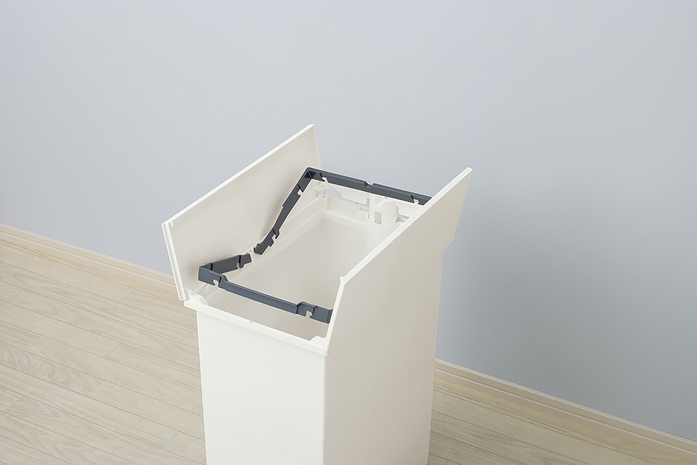 おしゃれなフタ付き　ゴミ箱 ダストボックス 白黒２色　４５L　ペダル式で楽々オープン♪抗菌加工　 SOLOW ペダルオープンツイン