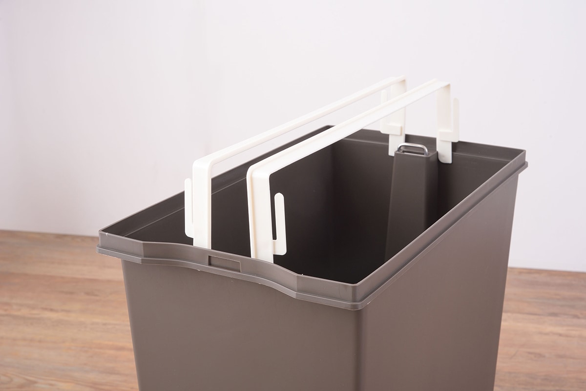 【スライドペダルペール45L】大き目の車輪がかわいい♪大きなキャスター付きでフットペダル開閉、スライドロックもできるおしゃれなごみ箱・ダストボックス