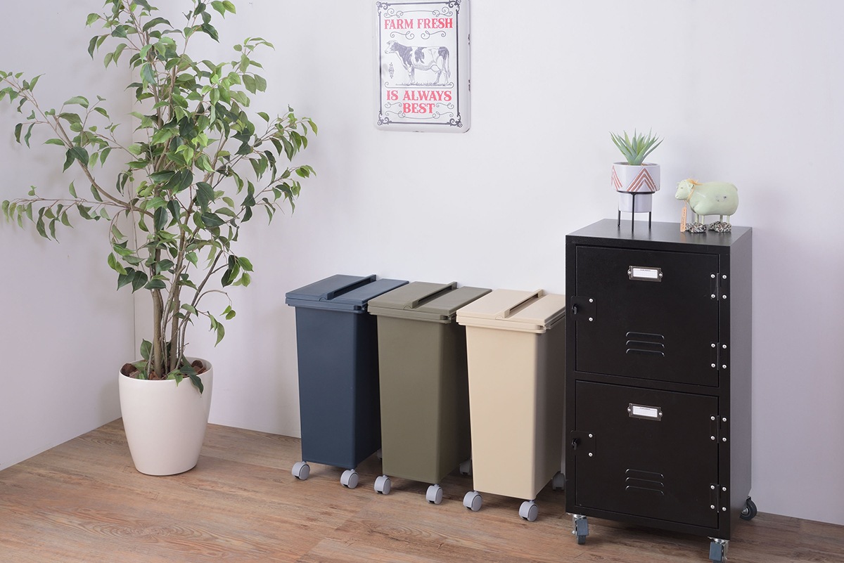 【スライドコンテナ 20】スライド式のフタやキャスター付きの落ち着いたアースカラーのダストボックス・ゴミ箱