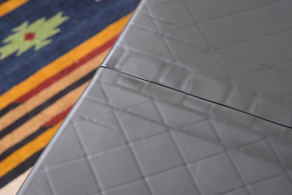 折りたたみスクエアテーブル　コンパクトに折りたたみ可能で持ち運びらくらく♪折りたたみテーブル アウトドア・BBQ・キャンプに　キャンプ用品 室内 屋内 レジャー ビーチ クラフターテーブル