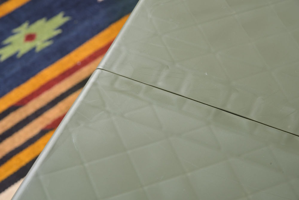 折りたたみスクエアテーブル　コンパクトに折りたたみ可能で持ち運びらくらく♪折りたたみテーブル アウトドア・BBQ・キャンプに　キャンプ用品 室内 屋内 レジャー ビーチ クラフターテーブル