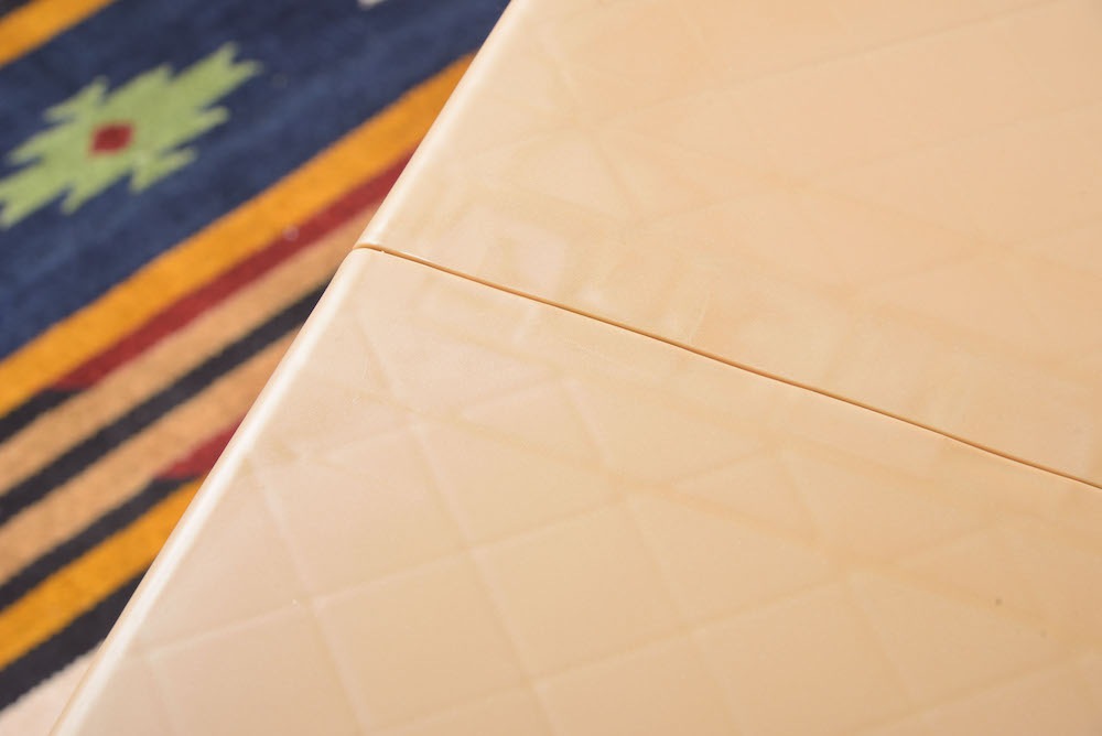 折りたたみスクエアテーブル　コンパクトに折りたたみ可能で持ち運びらくらく♪折りたたみテーブル アウトドア・BBQ・キャンプに　キャンプ用品 室内 屋内 レジャー ビーチ クラフターテーブル