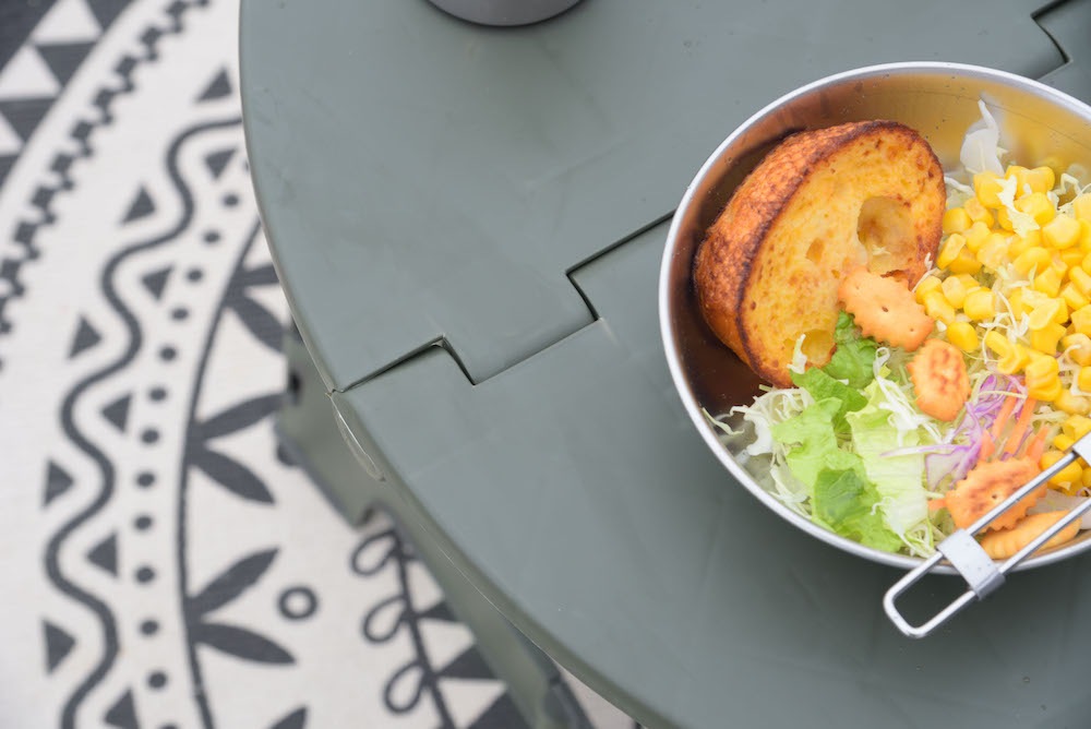 折りたたみ丸テーブル コンパクトに折りたたみ可能で持ち運びらくらく♪折りたたみテーブル アウトドア・BBQ・キャンプに キャンプ用品 室内 屋内 レジャー ビーチ クラフターテーブル