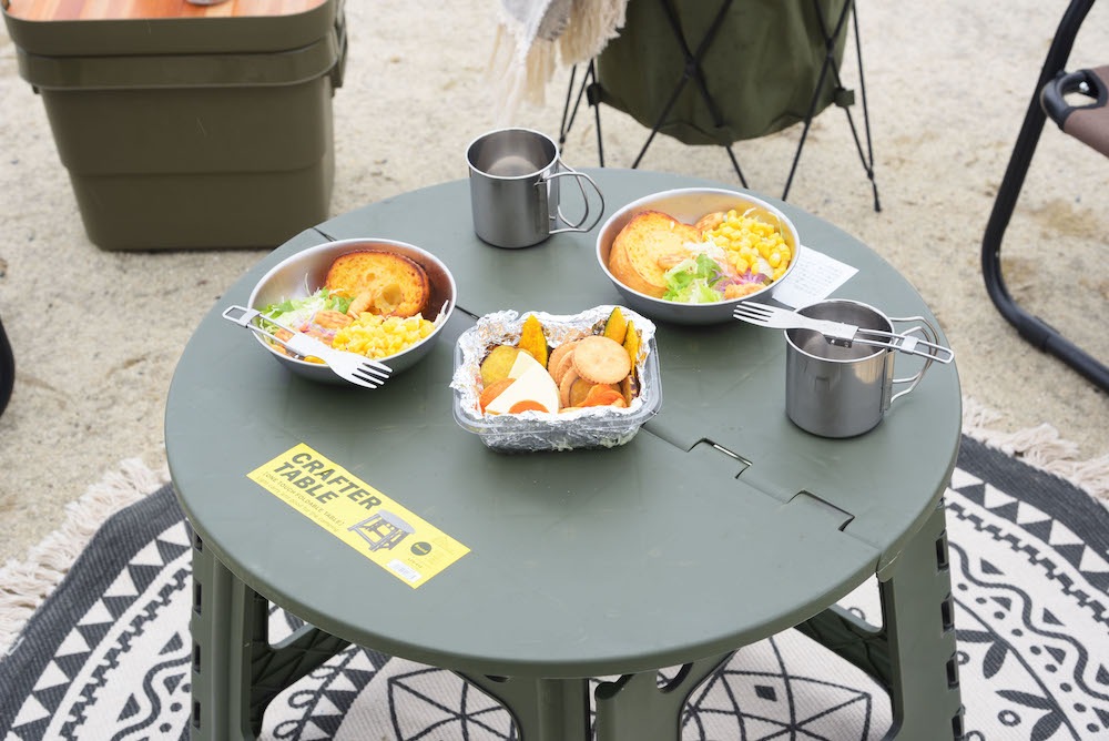 折りたたみ丸テーブル コンパクトに折りたたみ可能で持ち運びらくらく♪折りたたみテーブル アウトドア・BBQ・キャンプに キャンプ用品 室内 屋内 レジャー ビーチ クラフターテーブル