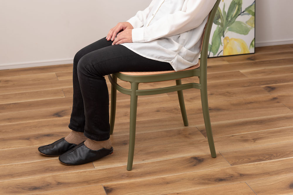 ラタン調のデザイン『グレイスチェア』スタッキング可能で重ねて収納できる軽量チェア [まとめ買いで最大10%OFF対象商品]送料無料