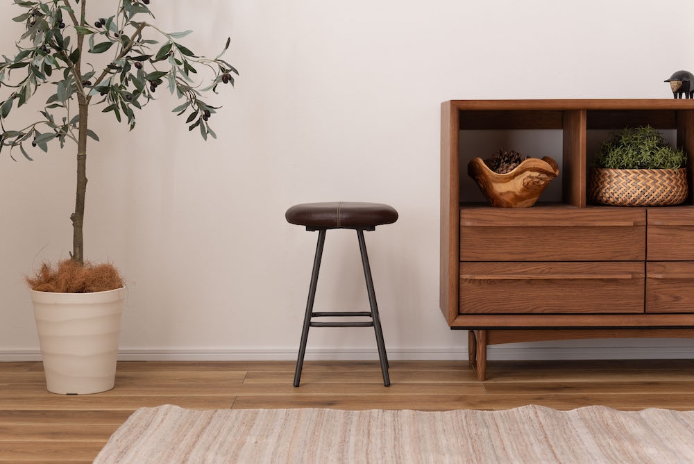 高級感のあるコーデュロイと本革でコンパクトな使い勝手抜群のスツール【benko】