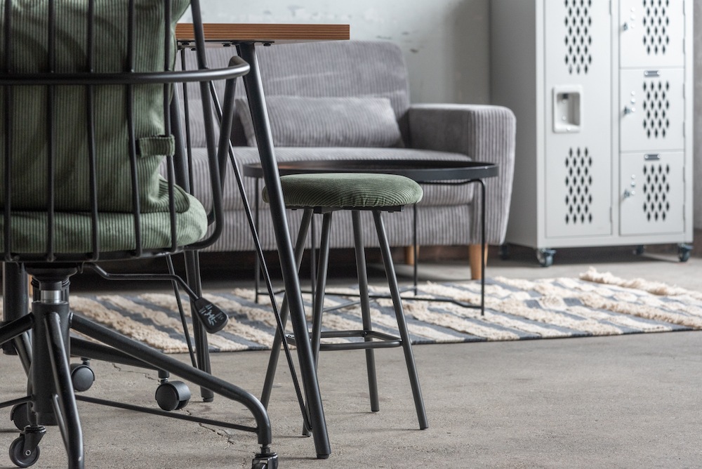 高級感のあるコーデュロイと本革でコンパクトな使い勝手抜群のスツール【benko】