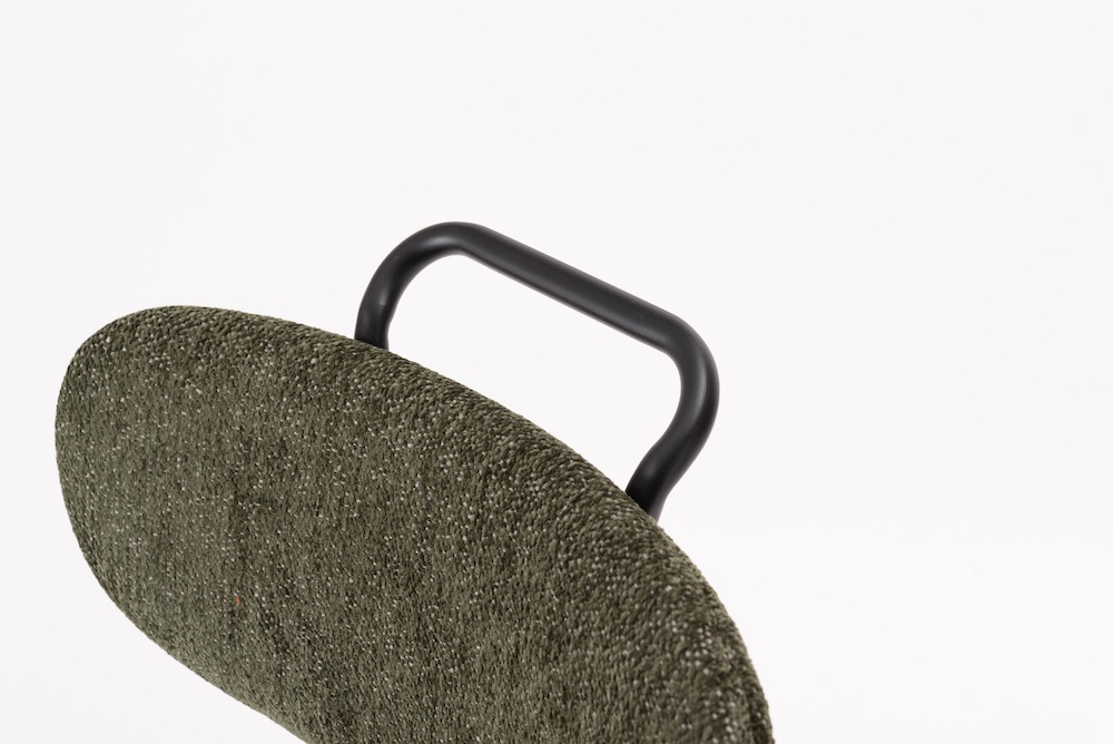 温かみのある３カラー「across chair」　背面クロスのシンプルなインダストリアルチェア