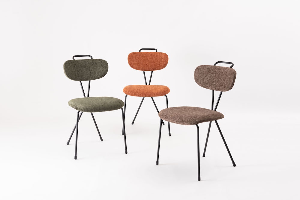 温かみのある3カラー「across chair」 背面クロスのシンプルなインダストリアルチェア