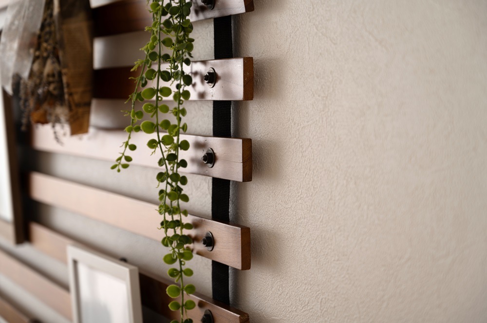 天然木のナチュラルぬくもり感じる「ウッドパーテーション」 吊り下げ