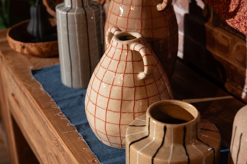 北欧感じる温かいぽってりフラワーベース/取っ手付き 【21センチ】