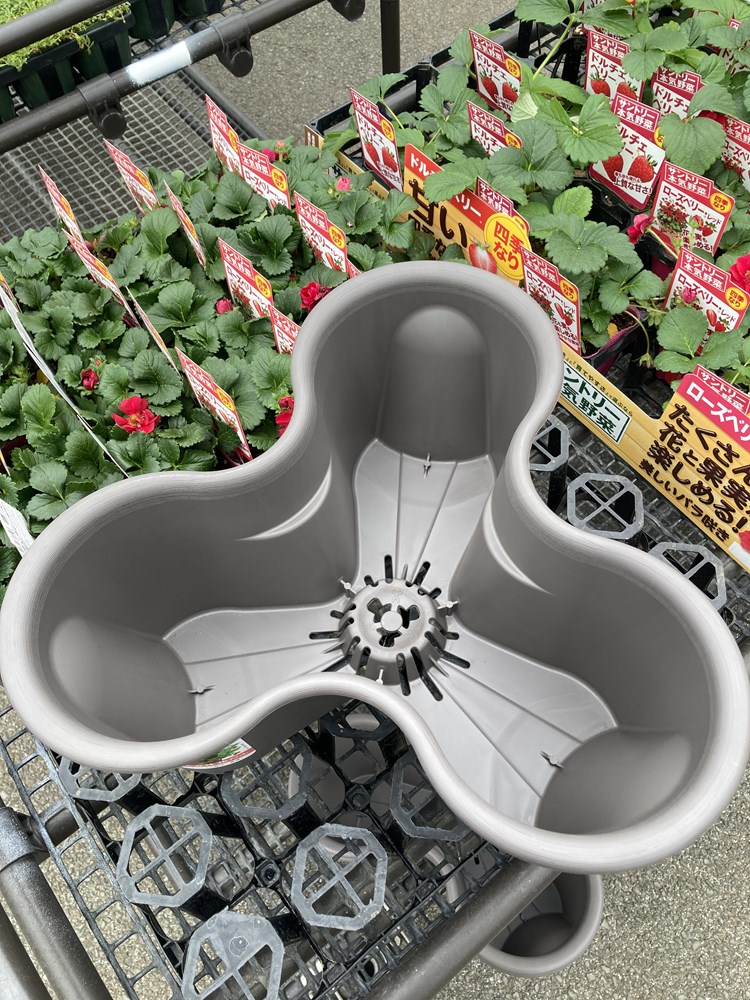ずらして、重ねて、立体花壇！ いちご栽培やハーブ栽培に最適！「ハー