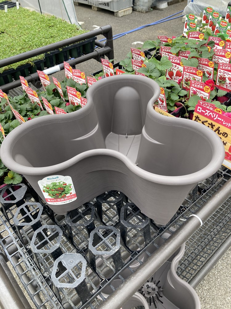 ずらして、重ねて、立体花壇！ いちご栽培やハーブ栽培に最適！「ハー