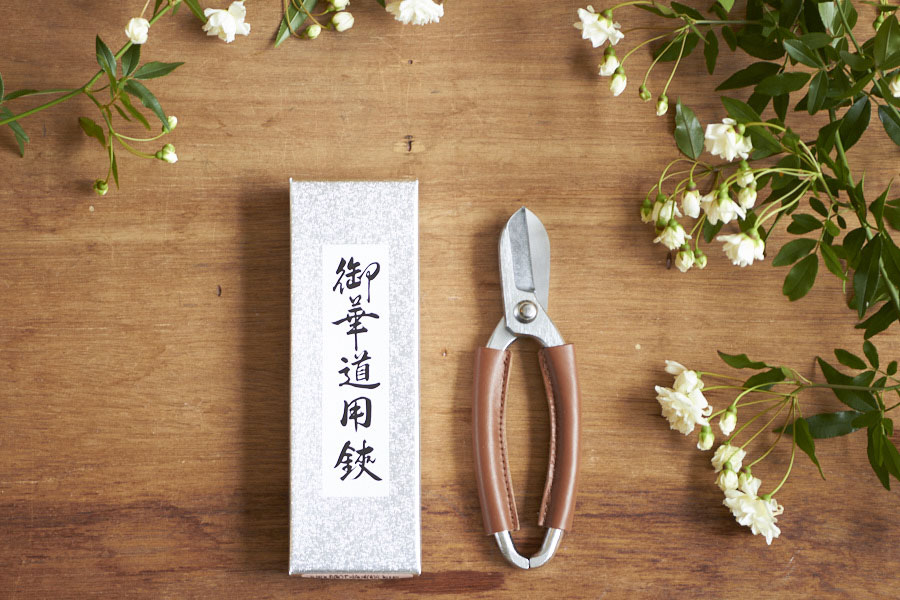 Niko Flowers がおすすめする花鋏 坂源 レザーカスタムプロ ガーデニング用品 Niko Flowers