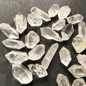 大特価！】水晶ミニ原石ポイント クリスタルグリッドにもおすすめです