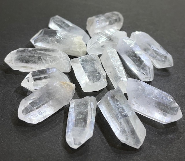 再入荷！】ヒマラヤ産カンチェンジェンガ水晶 原石1個売り