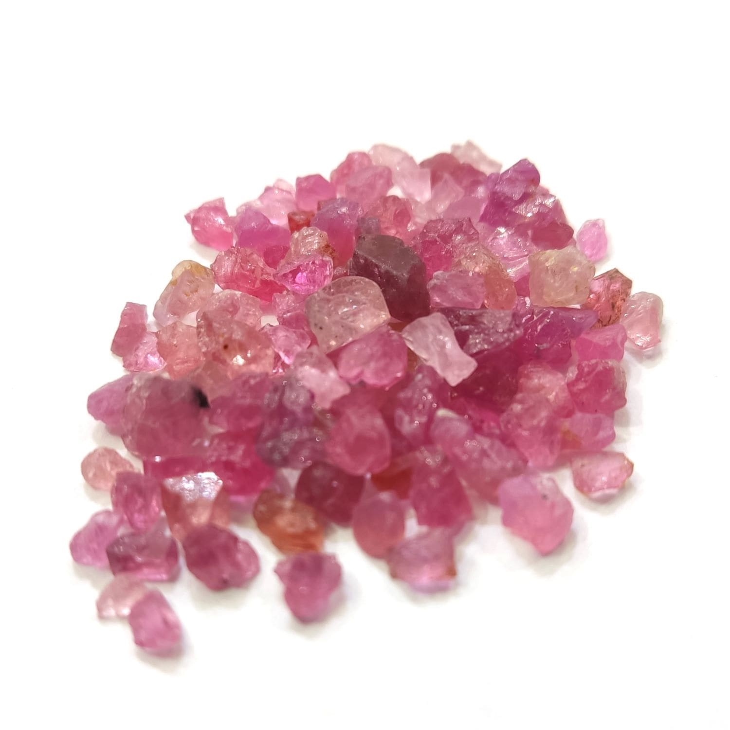 ピンクスピネル 原石さざれ 10g | すべての商品 | Nirvana Stone