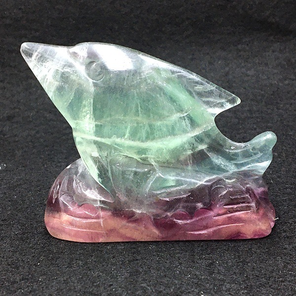 フローライト イルカ カービング 111g | すべての商品 | Nirvana Stone