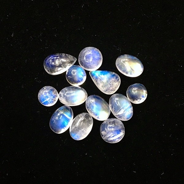 りりオーロラの煌めき!!★アンデシンラブラドライト★オーダー アンデシンラブラドライト カボション マダガスカル産 0.85ct