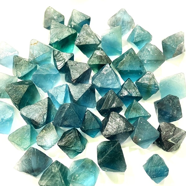 ブルーのゾーニングが綺麗で気持ちいいフローライト☆彡 7g 天然石 結晶 原石 鉱物 標本 コレクション｜中国 湖南省 香花嶺産 ブルーフローライト 原石 127.75ct ゾーニング フローライト 濃淡 蛍石