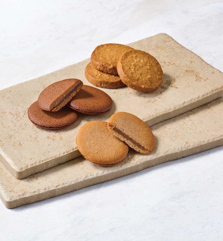 2025夏ギフト 「ゴディバ」ラングドシャクッキーアソートメント（41枚入） 【送料無料】 2025年 gift 夏 ギフト お中元 贈り物 プレゼント 666 GDC-411
