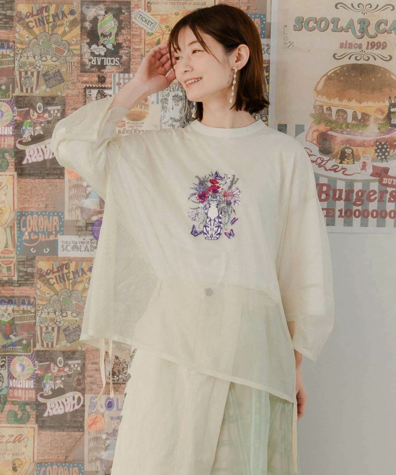 イズスカラー / ネコ花刺繍メッシュ重ねプルオーバー