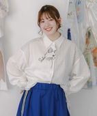 スカラー / ネコの横顔刺繍 ストライプ切替シャツ