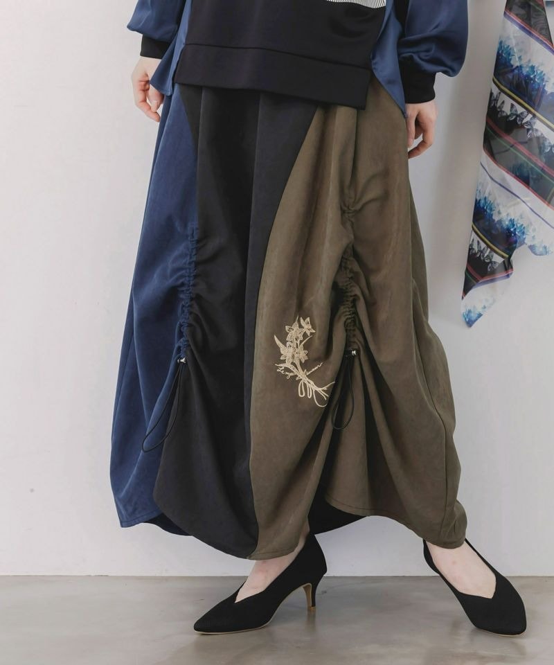 イズスカラー / 花刺繍バイカラー切替 ドロストスカート