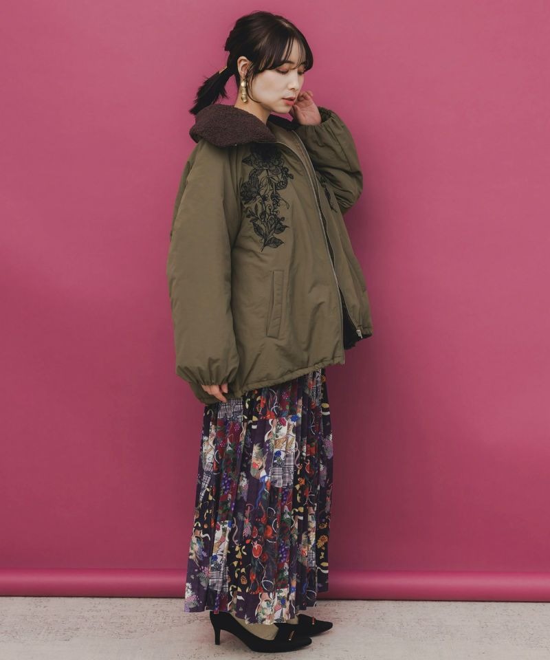イズスカラー / ボア襟取り外し可能 花刺繍中綿ブルゾン | BRAND
