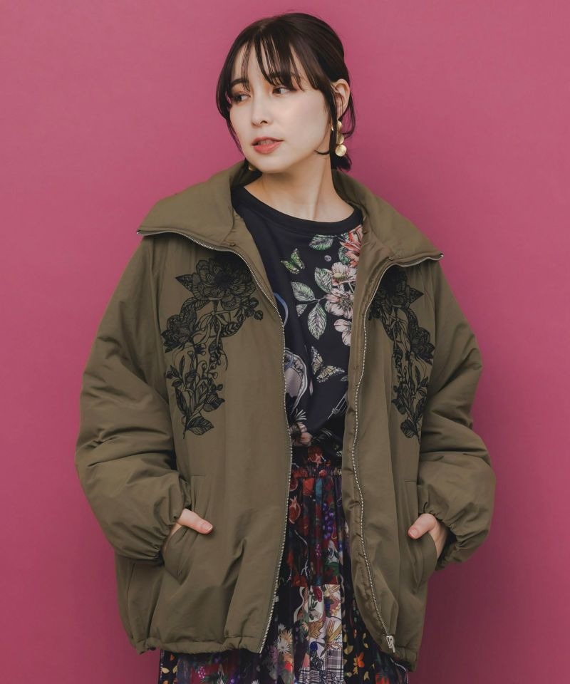 【サリースコット】コットン混 フラワーエンブロイダリー 花柄刺繍中綿ブルゾン L サリースコット】コットン混 フラワーエンブロイダリー 花柄刺繍中綿