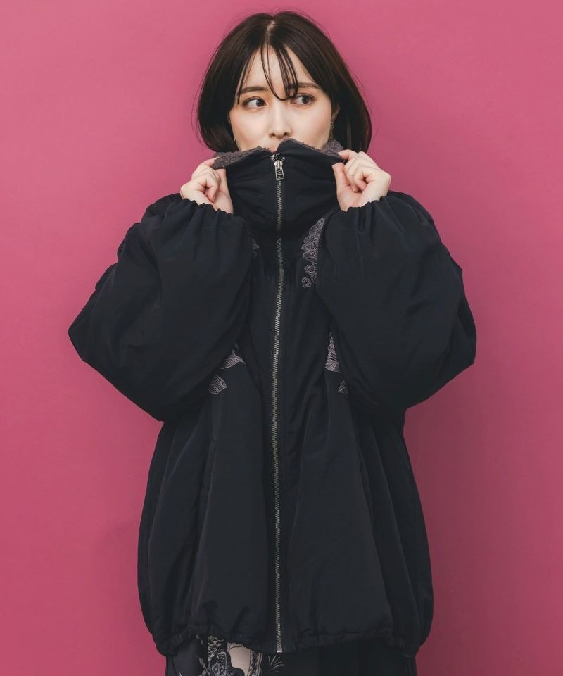 イズスカラー / ボア襟取り外し可能 花刺繍中綿ブルゾン | BRAND