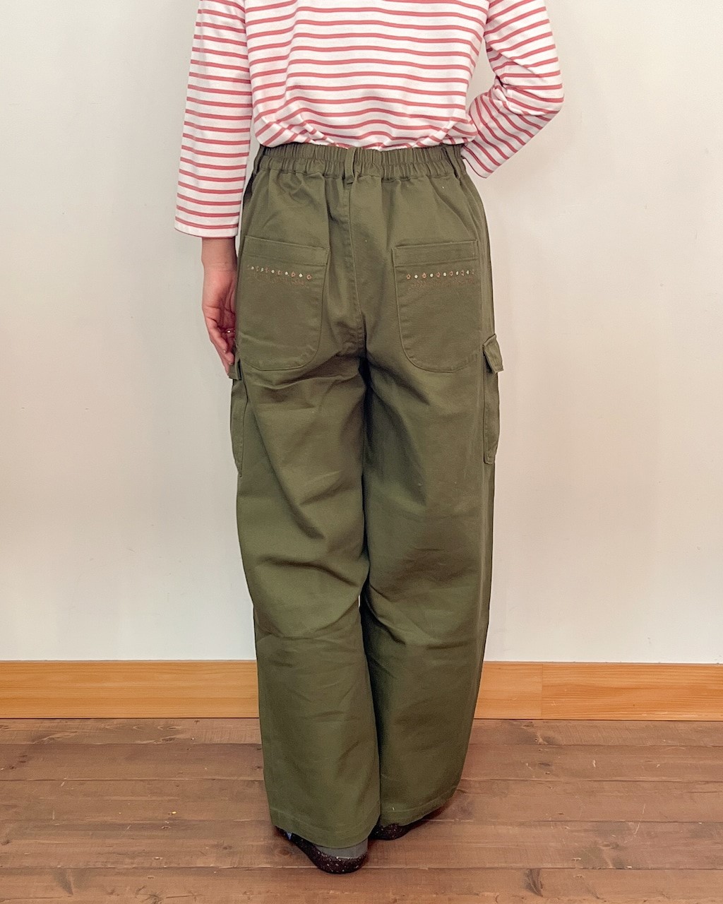 ケイット / 庭刺繍入りバレルカーゴパンツ | BRAND,north object