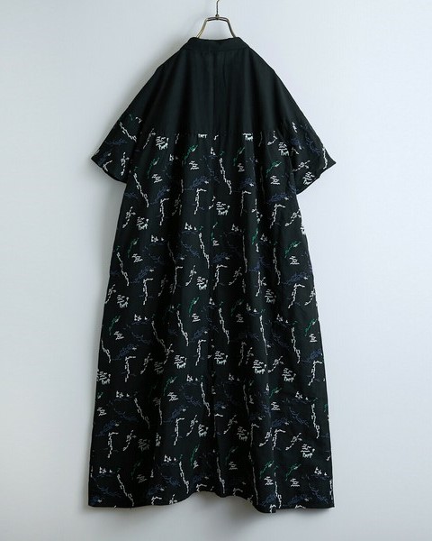 Emago コットンリネンレモンとオレンジ総柄刺繍ワンピース　ホワイト×ブラック コットンリネンレモンとオレンジ総柄刺繍ワンピース（Emago）の