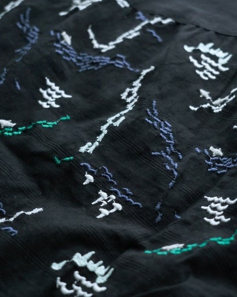 Emago コットンリネンレモンとオレンジ総柄刺繍ワンピース　ホワイト×ブラック 楽天市場】ベジタブル総柄刺繍ワンピース emago イマゴ