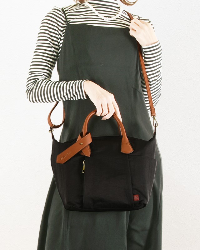 マカロニックスタイル / シワナイロンボックストート | BRAND