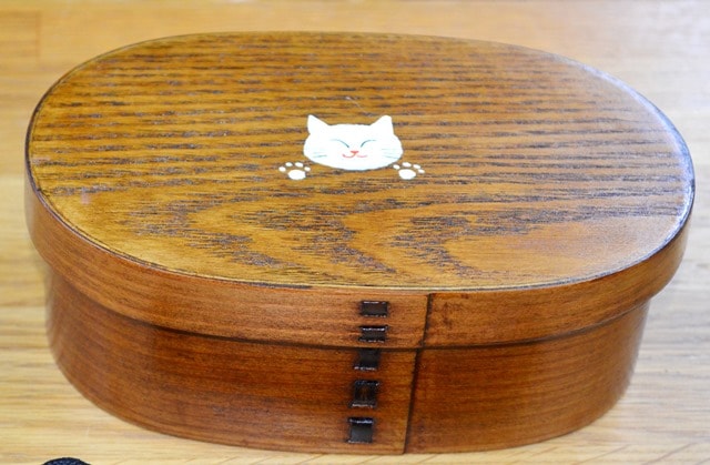 わっぱ小判一段弁当手書き猫　　天然木　17.6×11.5×6.1cm　（約570ml）
