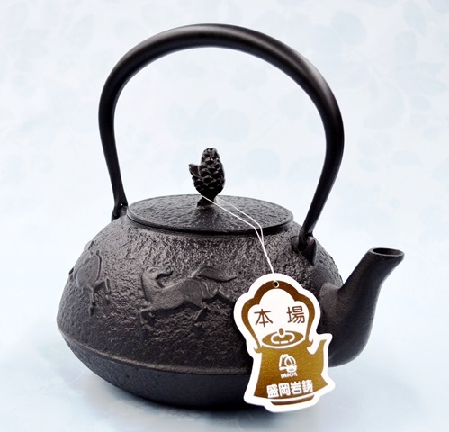 岩鋳　南部鉄瓶　馬文様と綺麗な肌文様が特徴の鉄瓶　14型馬肌1.5L 119375