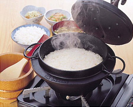 岩鋳　ごはん鍋　3合炊き　内径18㎝　深さ11㎝　28×22×13.5㎝