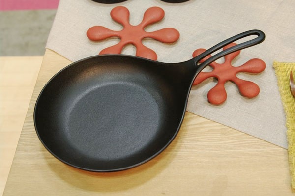 岩鋳 オムレット オムレツ作りに適した形状の『オムレット』です。 22cm