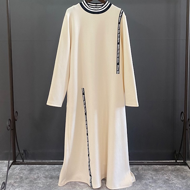 ダンボール 長袖 ワンピース 2024AW　新作　秋冬