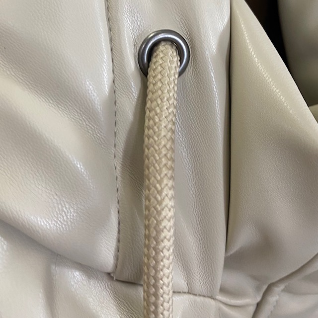 フェイクレザーロングベストフード付 ポケット付 フリーサイズ